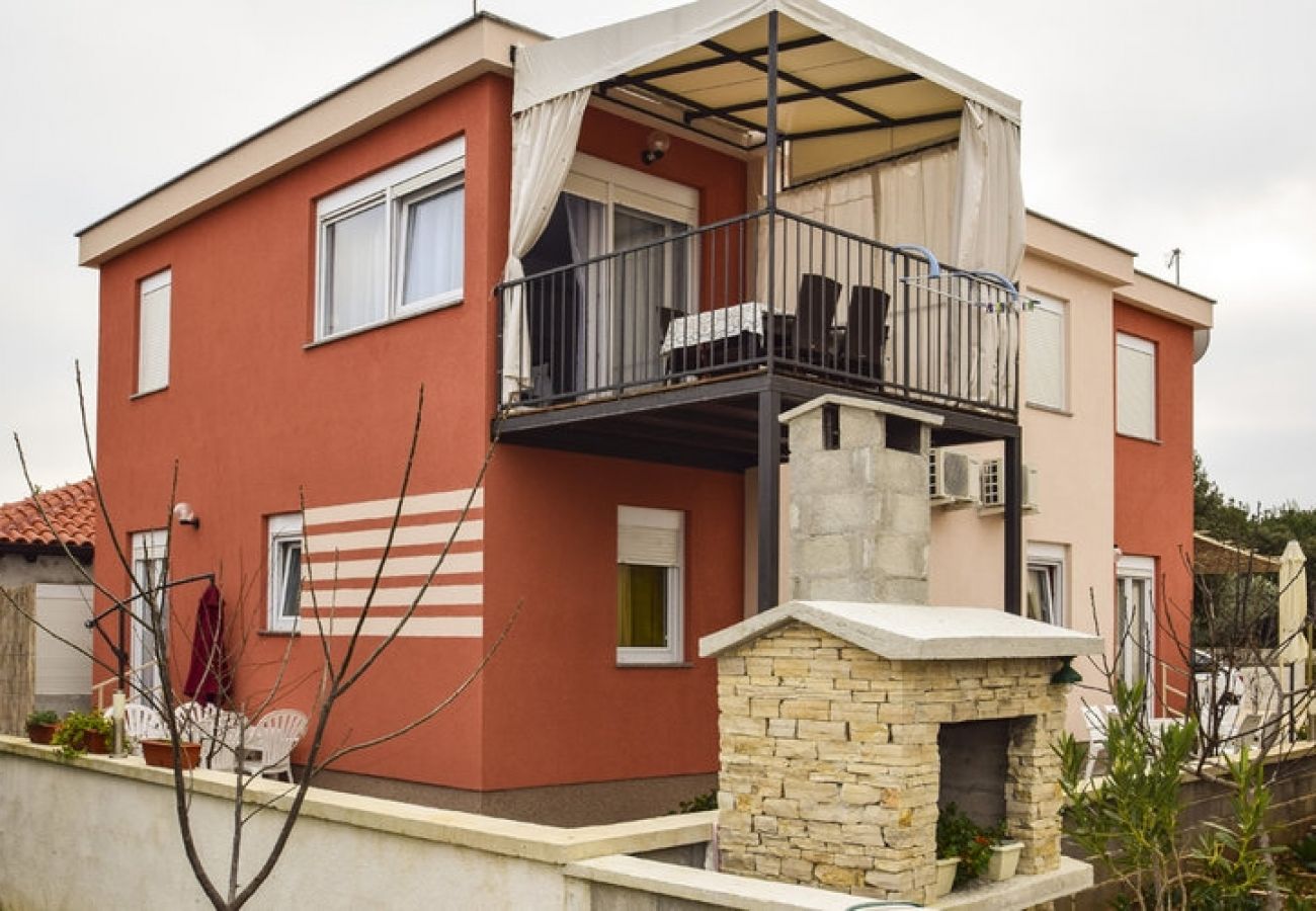 Appartement à Nin - Appartement dans Zaton (Zadar) avec Balcon, Climatisation, WIFI, Machine à laver (685-1)