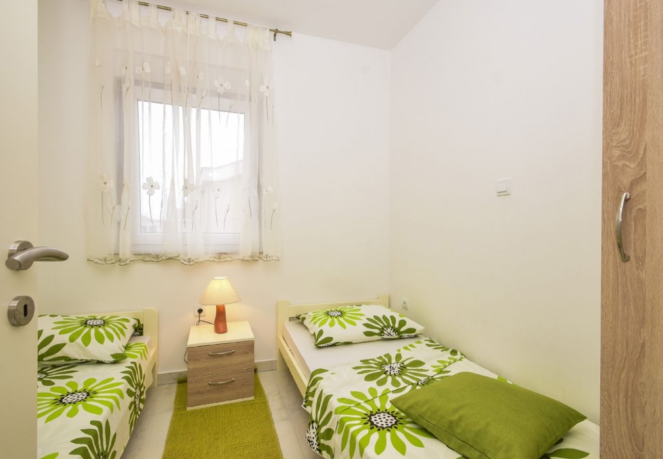 Appartement à Nin - Appartement dans Zaton (Zadar) avec Balcon, Climatisation, WIFI, Machine à laver (685-1)