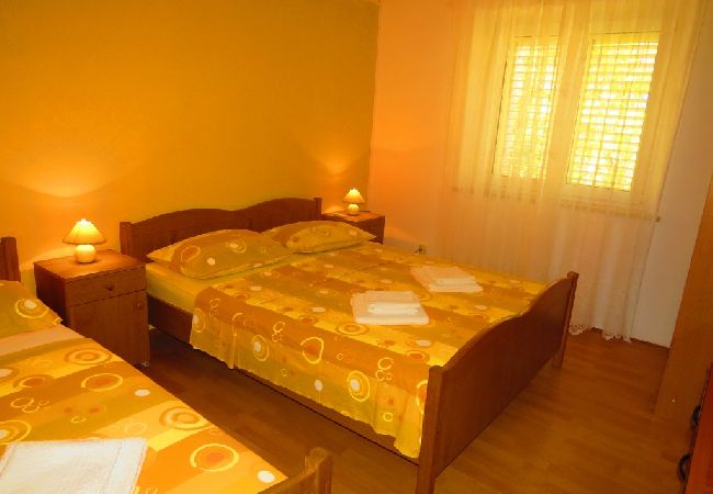 Appartement à Lumbarda - Appartement dans Lumbarda avec vue mer, terrasse, Climatisation, WIFI (856-2) Appartement à Lumbarda - Appartement dans Lumbarda avec vue mer, terrasse, Climatisation, WIFI (856-2)