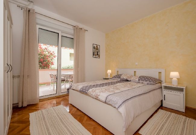 Appartement à Palit - Appartement dans Palit avec terrasse, Climatisation, WIFI, Lave-vaisselle (820-2) Appartement à Palit - Appartement dans Palit avec terrasse, Climatisation, WIFI, Lave-vaisselle (820-2)