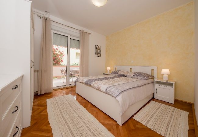 Appartement à Palit - Appartement dans Palit avec terrasse, Climatisation, WIFI, Lave-vaisselle (820-2) Appartement à Palit - Appartement dans Palit avec terrasse, Climatisation, WIFI, Lave-vaisselle (820-2)