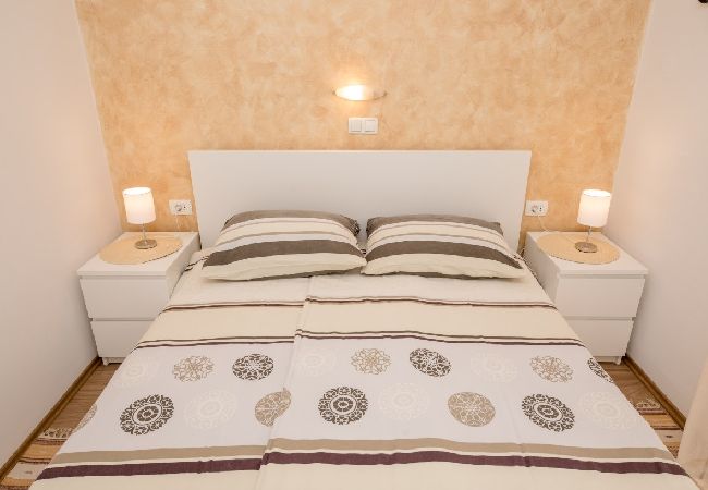 Appartement à Palit - Appartement dans Palit avec terrasse, Climatisation, WIFI, Lave-vaisselle (820-2) Appartement à Palit - Appartement dans Palit avec terrasse, Climatisation, WIFI, Lave-vaisselle (820-2)