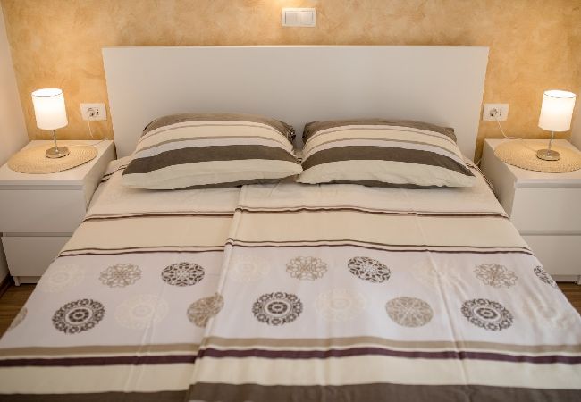 Appartement à Palit - Appartement dans Palit avec terrasse, Climatisation, WIFI, Lave-vaisselle (820-2) Appartement à Palit - Appartement dans Palit avec terrasse, Climatisation, WIFI, Lave-vaisselle (820-2)