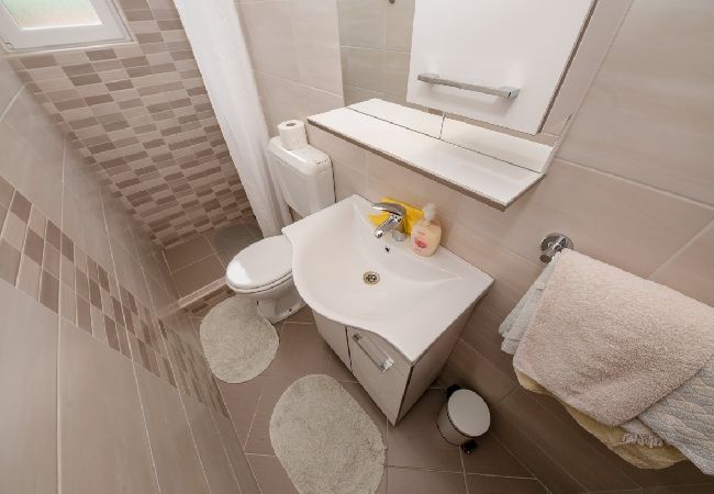 Appartement à Palit - Appartement dans Palit avec terrasse, Climatisation, WIFI, Lave-vaisselle (820-2) Appartement à Palit - Appartement dans Palit avec terrasse, Climatisation, WIFI, Lave-vaisselle (820-2)