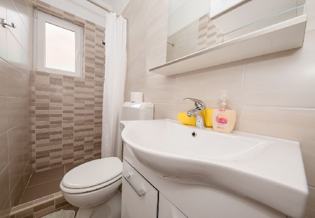 Appartement à Palit - Appartement dans Palit avec terrasse, Climatisation, WIFI, Lave-vaisselle (820-2) Appartement à Palit - Appartement dans Palit avec terrasse, Climatisation, WIFI, Lave-vaisselle (820-2)