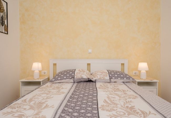 Appartement à Palit - Appartement dans Palit avec terrasse, Climatisation, WIFI, Lave-vaisselle (820-2) Appartement à Palit - Appartement dans Palit avec terrasse, Climatisation, WIFI, Lave-vaisselle (820-2)