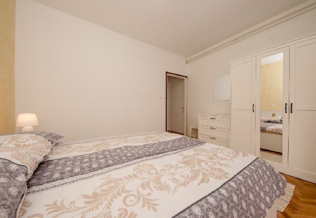 Appartement à Palit - Appartement dans Palit avec terrasse, Climatisation, WIFI, Lave-vaisselle (820-2) Appartement à Palit - Appartement dans Palit avec terrasse, Climatisation, WIFI, Lave-vaisselle (820-2)