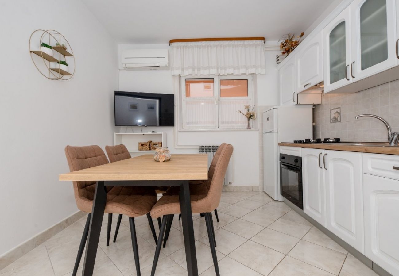 Appartement à Palit - Appartement dans Palit avec terrasse, Climatisation, WIFI, Lave-vaisselle (820-2)