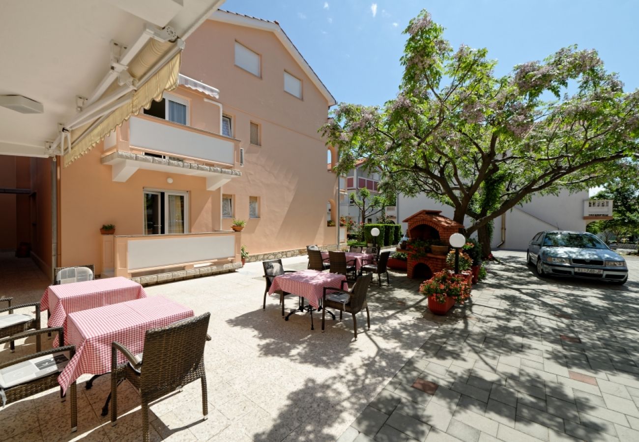 Appartement à Palit - Appartement dans Palit avec terrasse, Climatisation, WIFI, Lave-vaisselle (820-2)