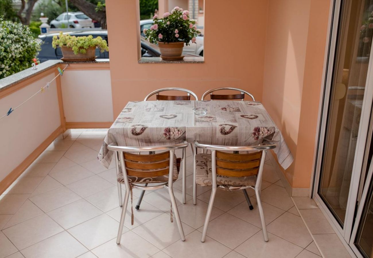 Appartement à Palit - Appartement dans Palit avec terrasse, Climatisation, WIFI, Lave-vaisselle (820-2)