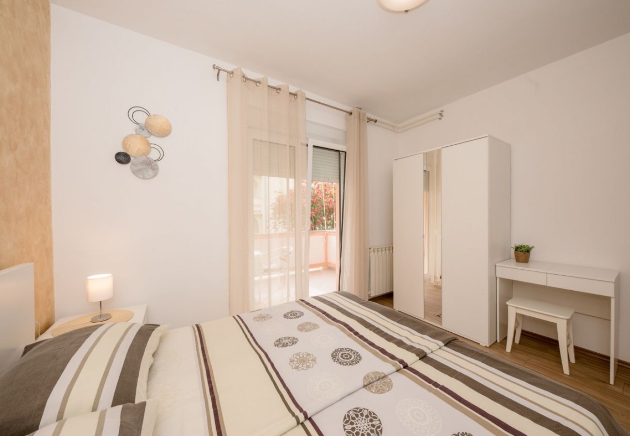 Appartement à Palit - Appartement dans Palit avec terrasse, Climatisation, WIFI, Lave-vaisselle (820-2)