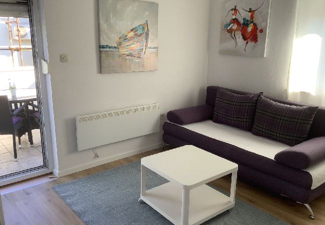 Appartement à Bibinje - Appartement dans Bibinje avec terrasse, Climatisation, WIFI, Machine à laver (877-2) Appartement à Bibinje - Appartement dans Bibinje avec terrasse, Climatisation, WIFI, Machine à laver (877-2)