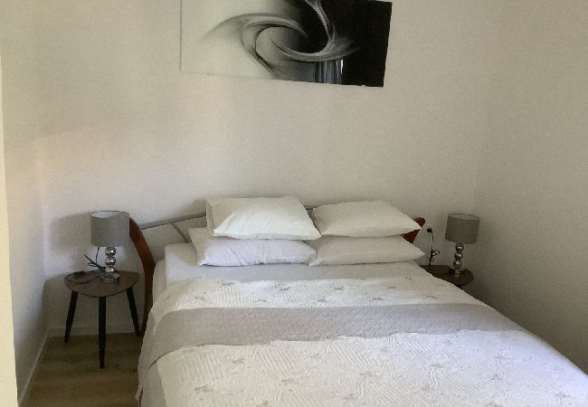 Appartement à Bibinje - Appartement dans Bibinje avec terrasse, Climatisation, WIFI, Machine à laver (877-2) Appartement à Bibinje - Appartement dans Bibinje avec terrasse, Climatisation, WIFI, Machine à laver (877-2)