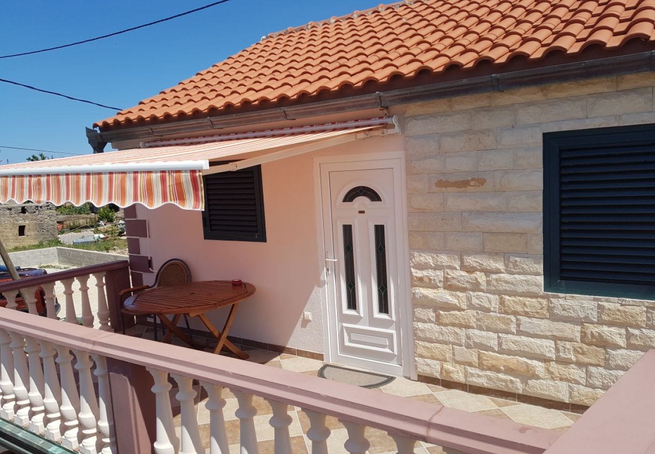 Appartement à Privlaka - Appartement dans Privlaka avec Balcon, Climatisation, WIFI, Lave-vaisselle (878-1)