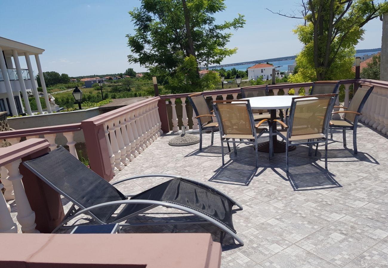 Appartement à Privlaka - Appartement dans Privlaka avec Balcon, Climatisation, WIFI, Lave-vaisselle (878-1)