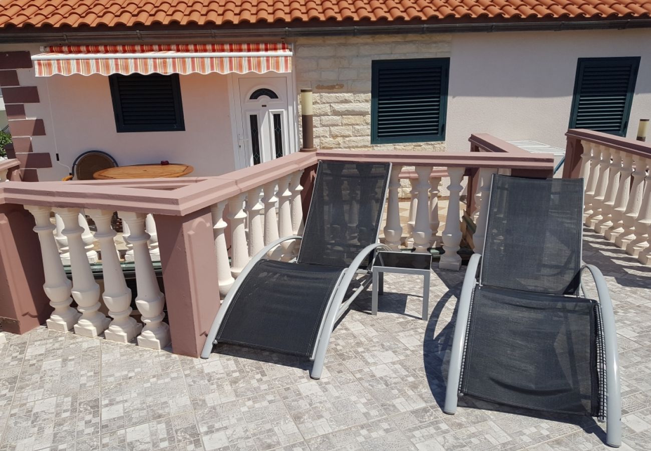 Appartement à Privlaka - Appartement dans Privlaka avec Balcon, Climatisation, WIFI, Lave-vaisselle (878-1)