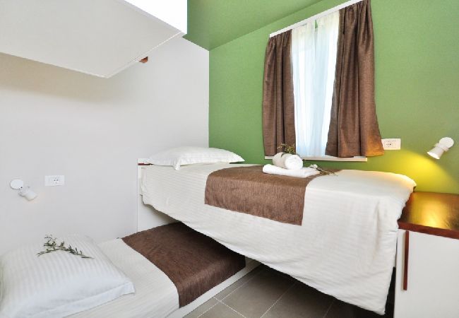 Maison à Pucišca - Maison de vacances dans Pučišća avec terrasse, WIFI, Machine à laver (887-1) Maison à Pucišca - Maison de vacances dans Pučišća avec terrasse, WIFI, Machine à laver (887-1)