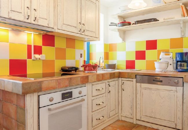 Maison à Supetarska Draga - Maison de vacances dans Supetarska Draga avec vue mer, terrasse, Climatisation, WIFI (890-1) Maison à Supetarska Draga - Maison de vacances dans Supetarska Draga avec vue mer, terrasse, Climatisation, WIFI (890-1)