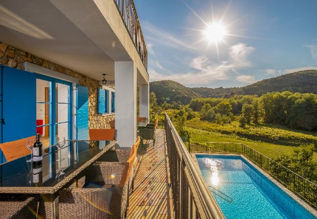 Maison à Supetarska Draga - Maison de vacances dans Supetarska Draga avec vue mer, terrasse, Climatisation, WIFI (890-1) Maison à Supetarska Draga - Maison de vacances dans Supetarska Draga avec vue mer, terrasse, Climatisation, WIFI (890-1)