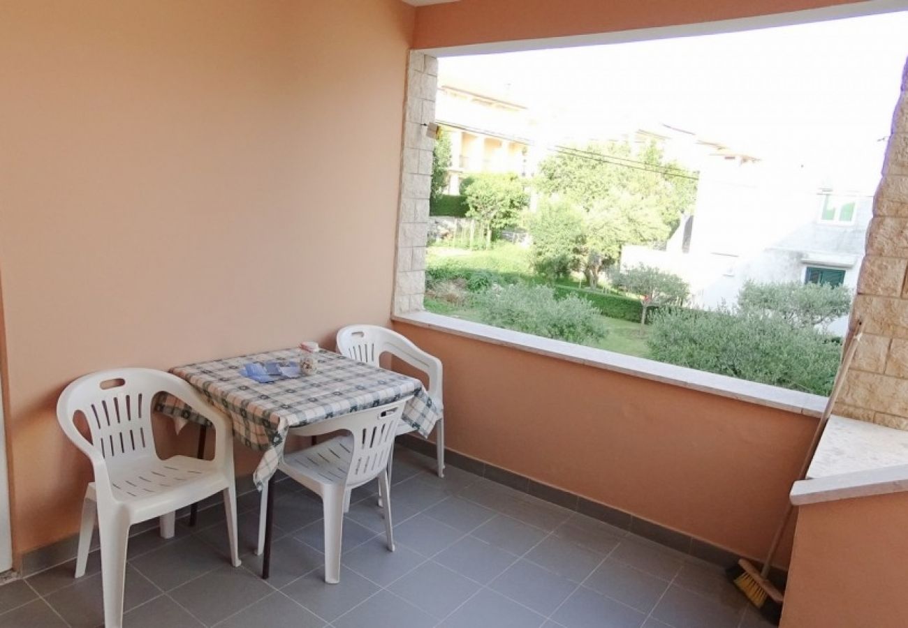 Appartement à Lopar - Appartement dans Lopar avec terrasse, Climatisation, WIFI, Machine à laver (893-2)