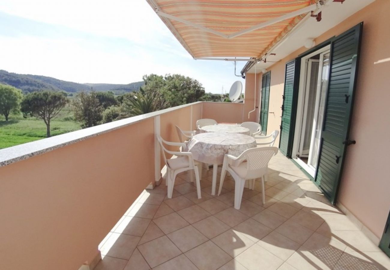 Appartement à Lopar - Appartement dans Lopar avec terrasse, Climatisation, WIFI, Machine à laver (893-3)