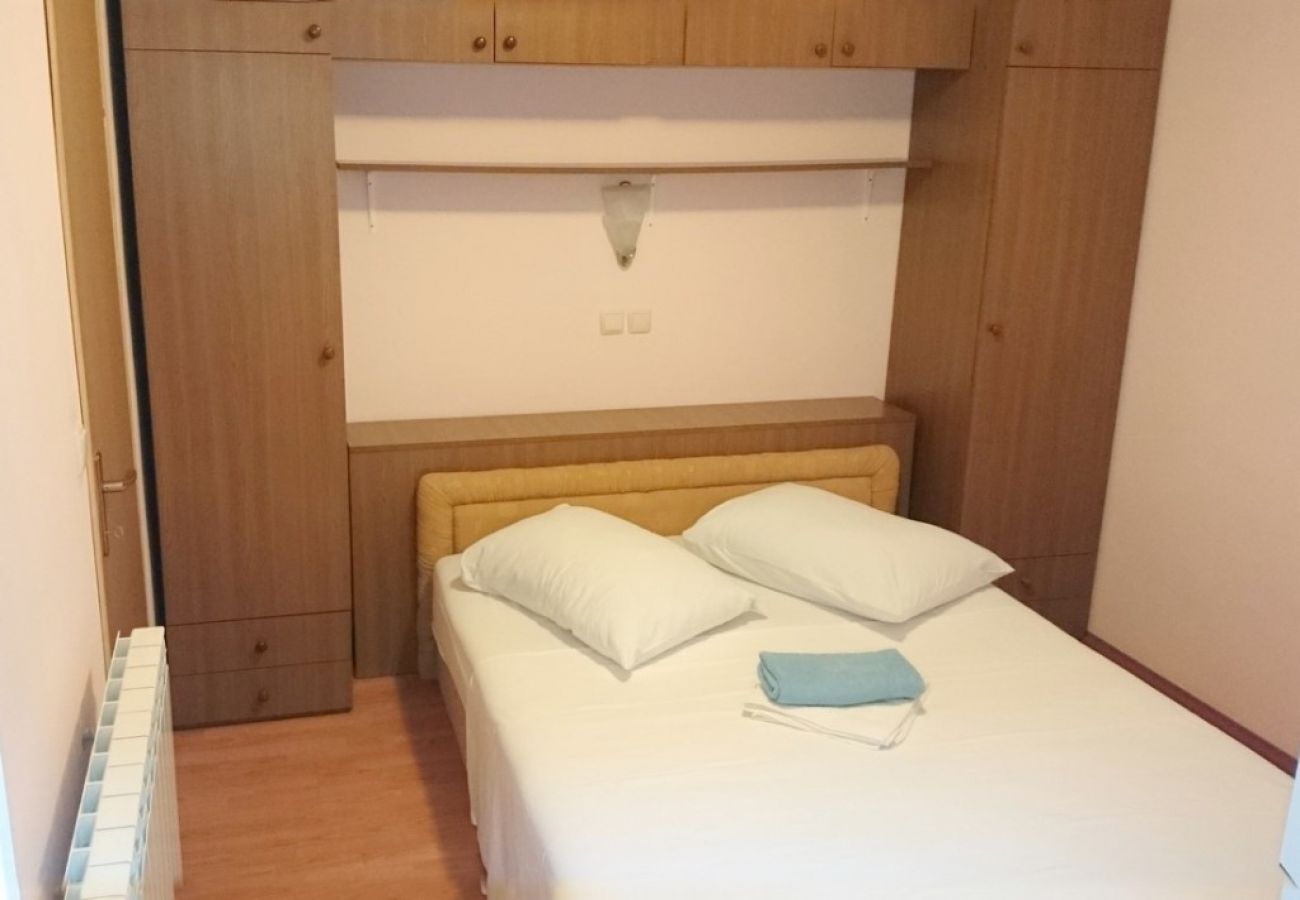 Appartement à Lopar - Appartement dans Lopar avec terrasse, Climatisation, WIFI, Machine à laver (893-5)