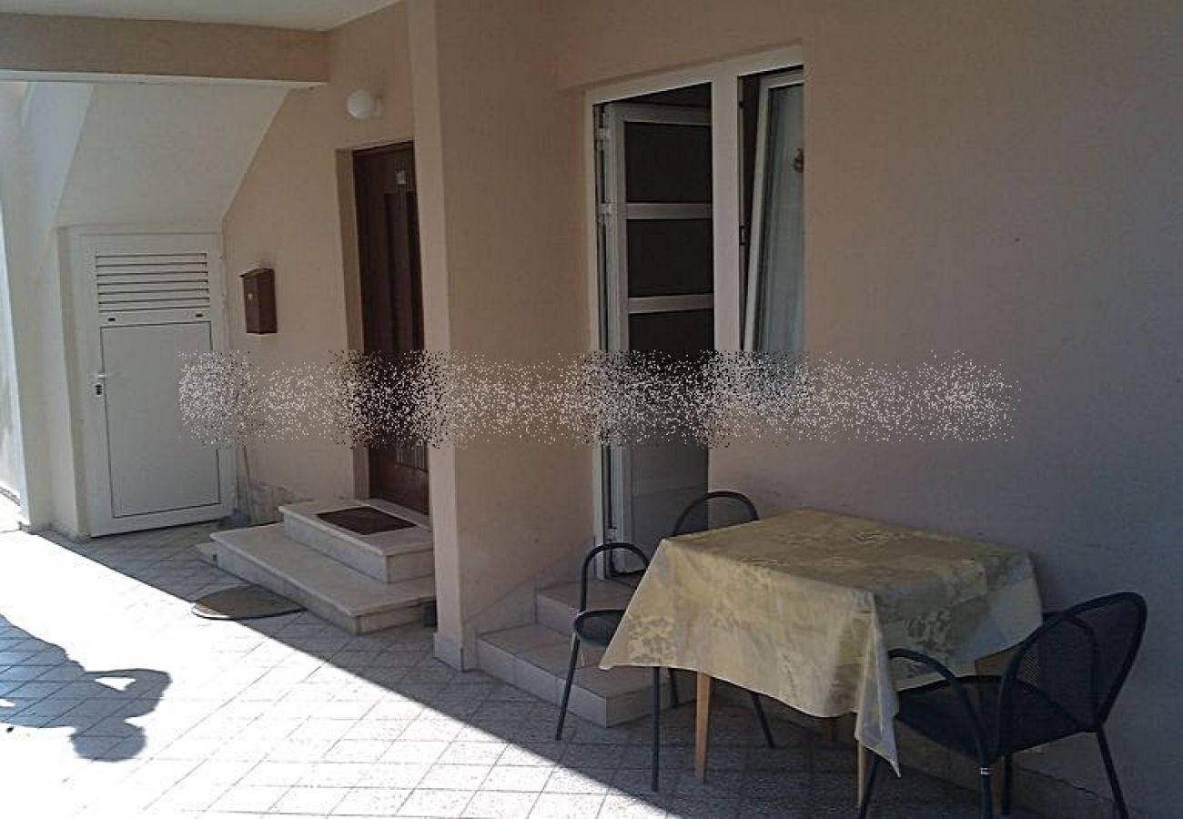 Appartement à Lopar - Appartement dans Lopar avec terrasse, Climatisation, WIFI, Machine à laver (893-5)