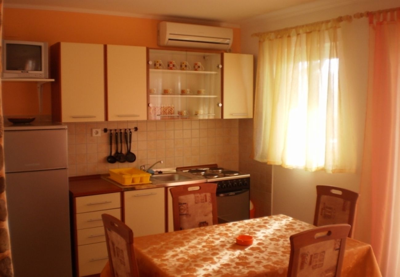 Appartement à Lopar - Appartement dans Lopar avec Balcon, Climatisation, WIFI, Machine à laver (696-8)