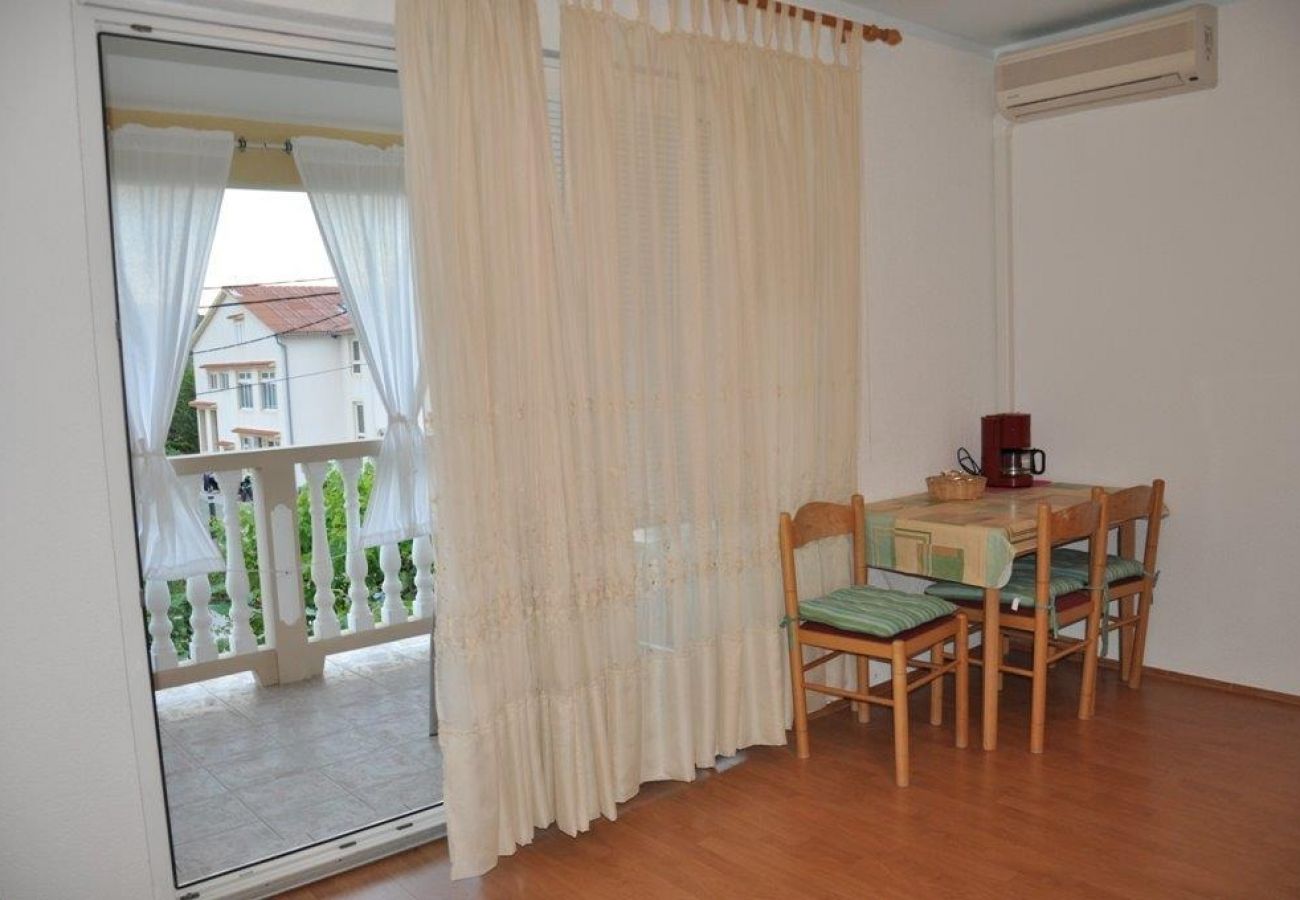 Appartement à Lopar - Appartement dans Lopar avec terrasse, Climatisation, WIFI, Machine à laver (899-3)