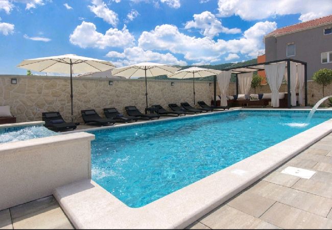 Appartement à Grebaštica - Appartement dans Grebaštica avec vue mer, terrasse, Climatisation, WIFI (886-3) Appartement à Grebaštica - Appartement dans Grebaštica avec vue mer, terrasse, Climatisation, WIFI (886-3)