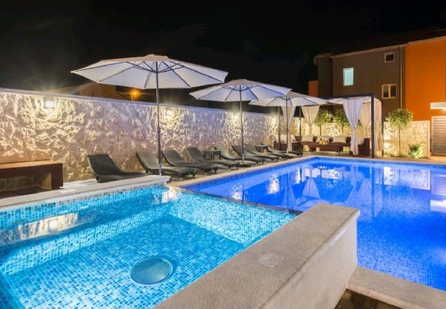 Appartement à Grebaštica - Appartement dans Grebaštica avec vue mer, terrasse, Climatisation, WIFI (886-3) Appartement à Grebaštica - Appartement dans Grebaštica avec vue mer, terrasse, Climatisation, WIFI (886-3)