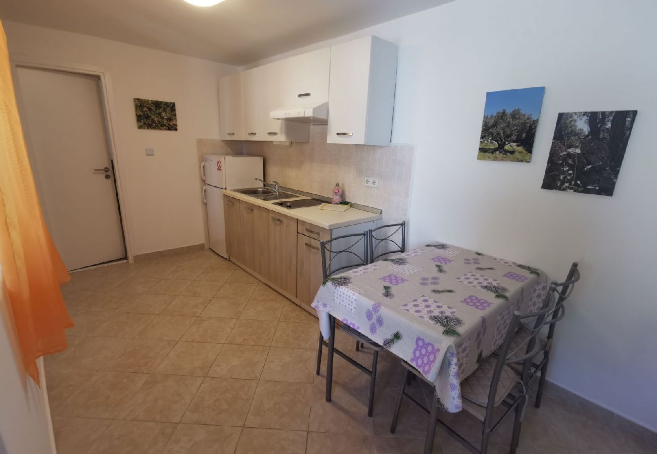 Appartement à Stivan - Appartement dans Stivan avec terrasse, Climatisation, WIFI (920-1)