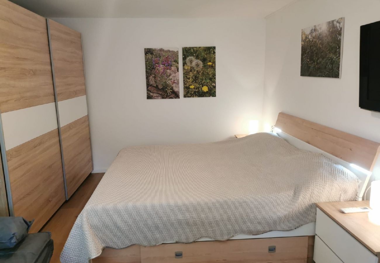 Appartement à Stivan - Appartement dans Stivan avec terrasse, Climatisation, WIFI (920-1)