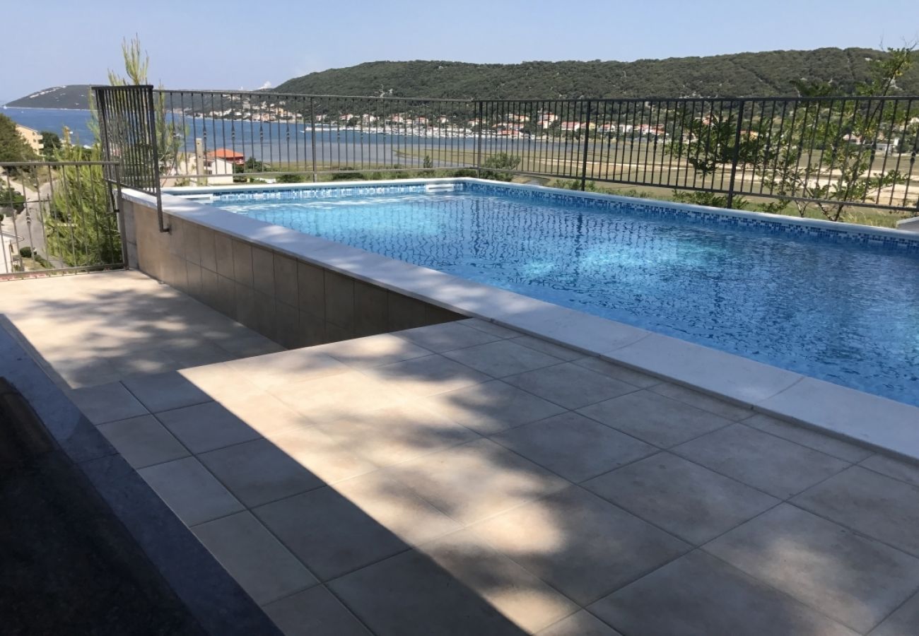 Appartement à Supetarska Draga - Appartement dans Supetarska Draga avec vue mer, Balcon, Climatisation, WIFI (3321-1)