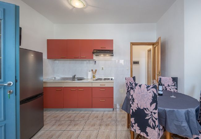 Appartement à Supetarska Draga - Appartement dans Supetarska Draga avec vue mer, Balcon, Climatisation, WIFI (3321-2) Appartement à Supetarska Draga - Appartement dans Supetarska Draga avec vue mer, Balcon, Climatisation, WIFI (3321-2)