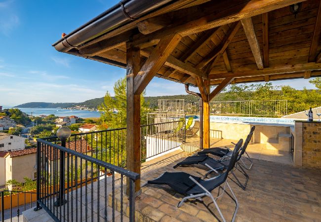 Appartement à Supetarska Draga - Appartement dans Supetarska Draga avec vue mer, Balcon, Climatisation, WIFI (3321-2) Appartement à Supetarska Draga - Appartement dans Supetarska Draga avec vue mer, Balcon, Climatisation, WIFI (3321-2)