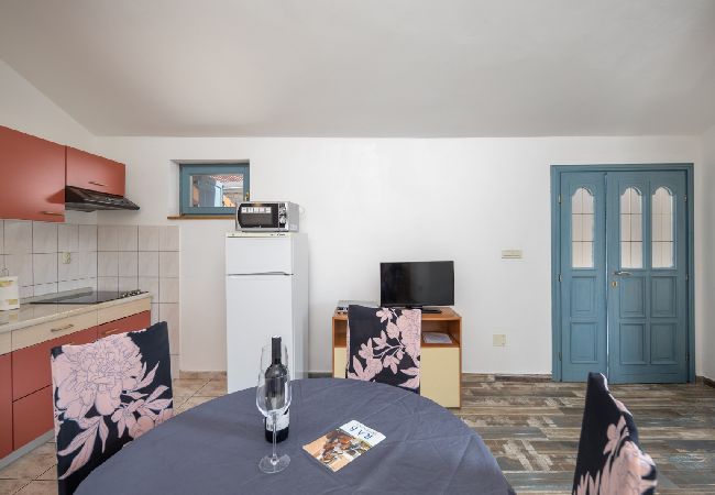 Appartement à Supetarska Draga - Appartement dans Supetarska Draga avec vue mer, Balcon, Climatisation, WIFI (3321-3) Appartement à Supetarska Draga - Appartement dans Supetarska Draga avec vue mer, Balcon, Climatisation, WIFI (3321-3)