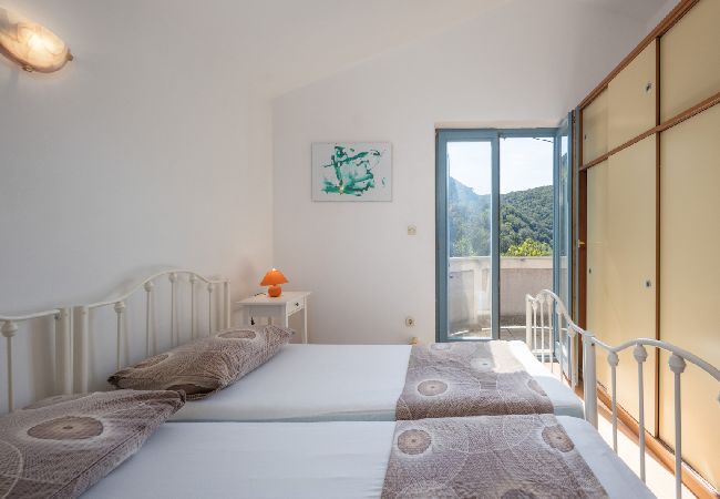 Appartement à Supetarska Draga - Appartement dans Supetarska Draga avec vue mer, Balcon, Climatisation, WIFI (3321-3) Appartement à Supetarska Draga - Appartement dans Supetarska Draga avec vue mer, Balcon, Climatisation, WIFI (3321-3)