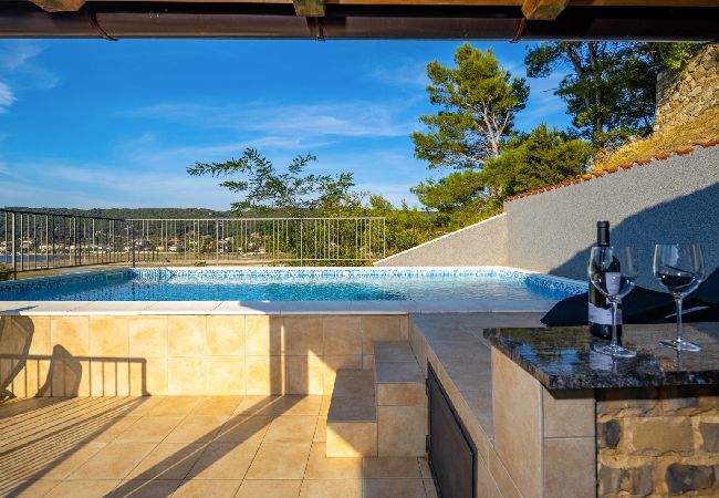 Appartement à Supetarska Draga - Appartement dans Supetarska Draga avec vue mer, Balcon, Climatisation, WIFI (3321-3) Appartement à Supetarska Draga - Appartement dans Supetarska Draga avec vue mer, Balcon, Climatisation, WIFI (3321-3)