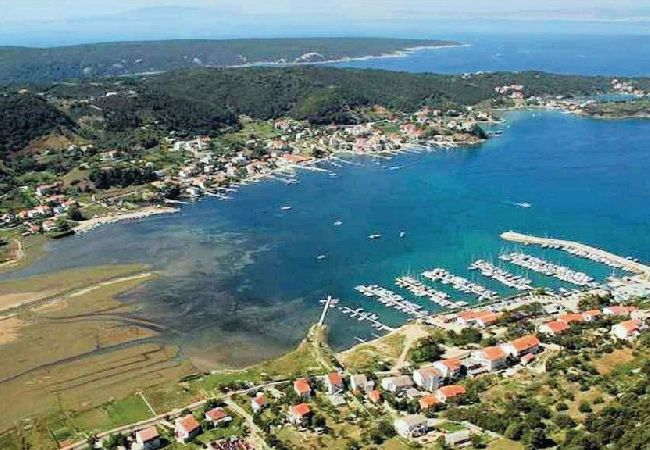 Appartement à Supetarska Draga - Appartement dans Supetarska Draga avec vue mer, Balcon, Climatisation, WIFI (3321-3) Appartement à Supetarska Draga - Appartement dans Supetarska Draga avec vue mer, Balcon, Climatisation, WIFI (3321-3)