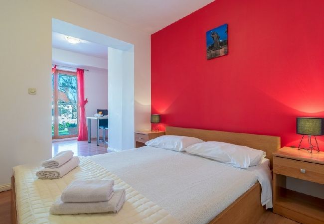 Studio à Nin - Appartement Studio dans Nin avec terrasse, Climatisation, WIFI (864-2) Studio à Nin - Appartement Studio dans Nin avec terrasse, Climatisation, WIFI (864-2)