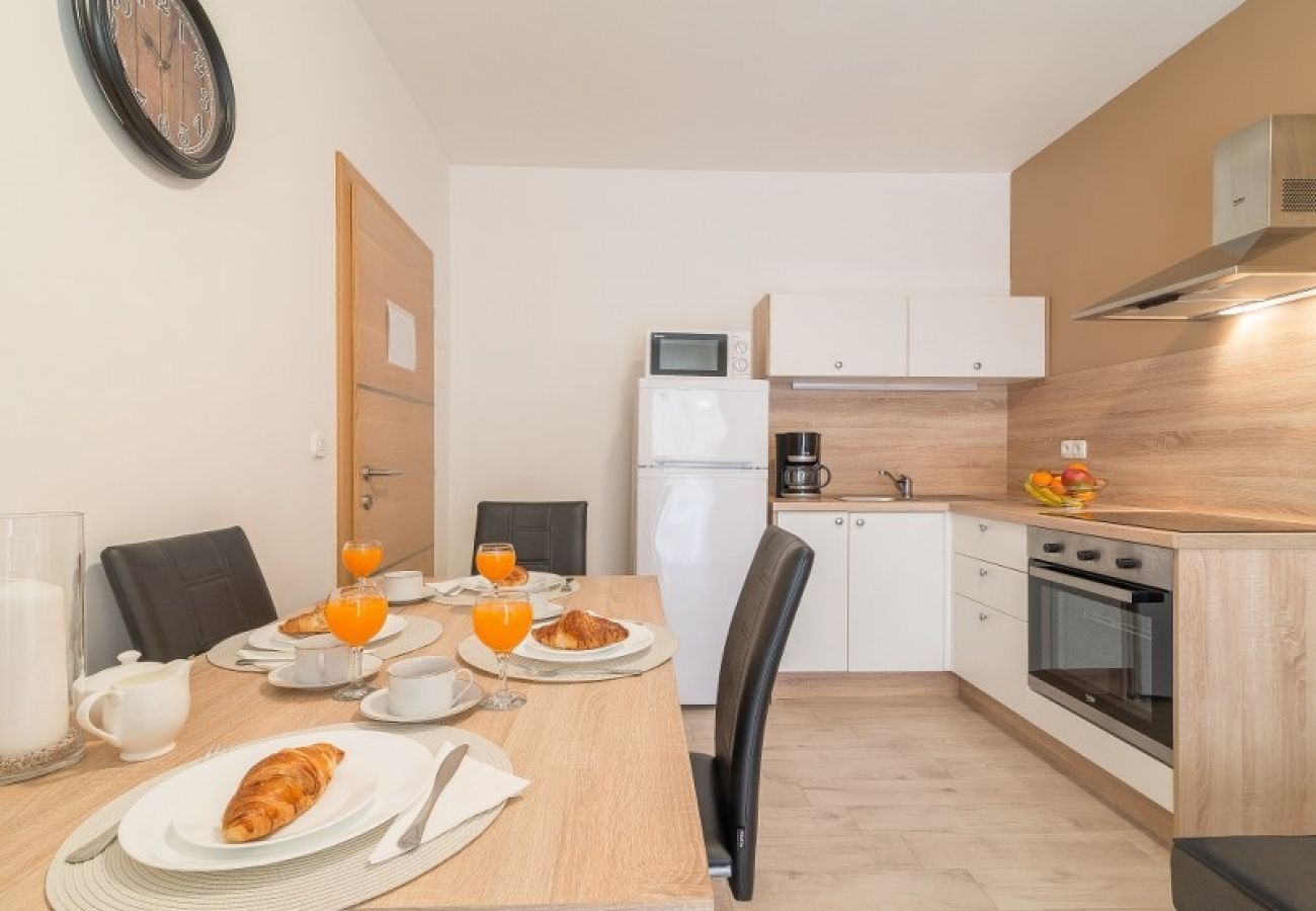 Appartement à Nin - Appartement dans Nin avec terrasse, Climatisation, WIFI (864-4)