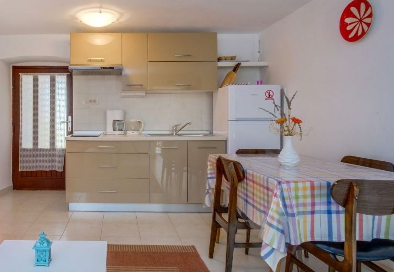 Appartement à Stivan - Appartement dans Stivan avec terrasse, Climatisation, WIFI (920-2)