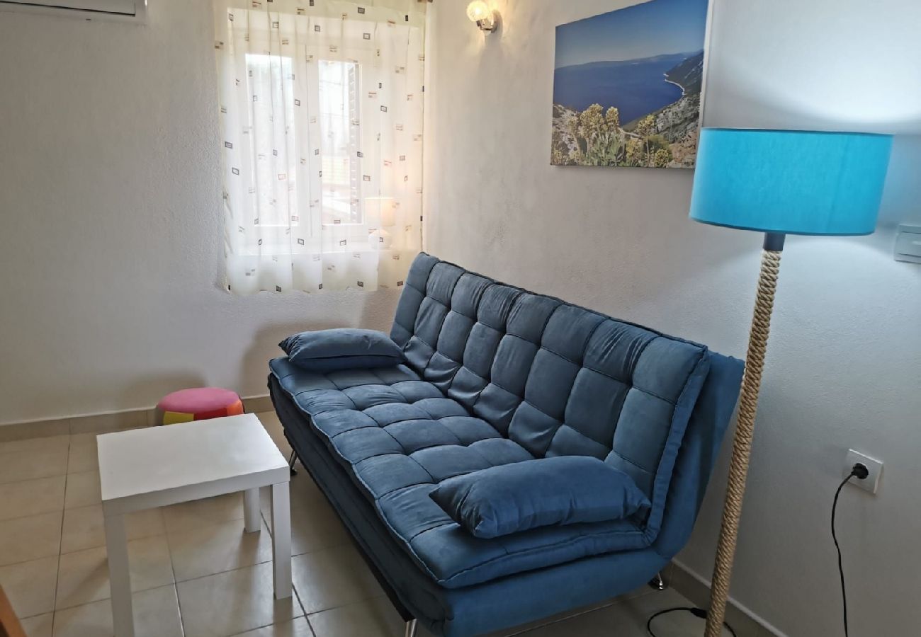 Appartement à Stivan - Appartement dans Stivan avec terrasse, Climatisation, WIFI (920-2)