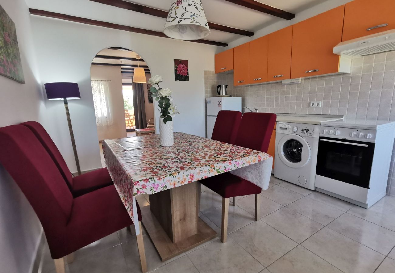 Appartement à Stivan - Appartement dans Stivan avec terrasse, Climatisation, WIFI, Machine à laver (920-3)