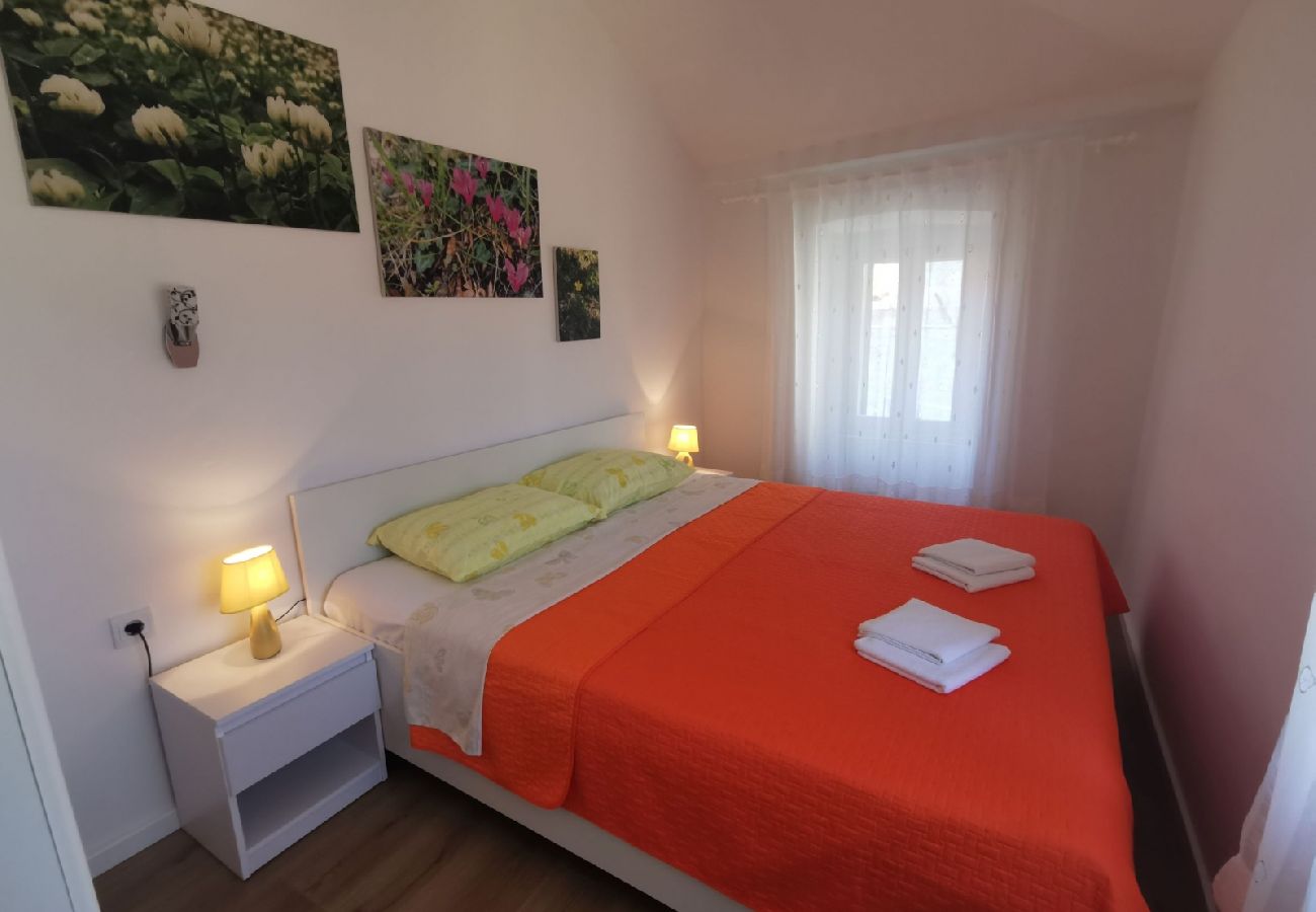 Appartement à Stivan - Appartement dans Stivan avec terrasse, Climatisation, WIFI, Machine à laver (920-3)