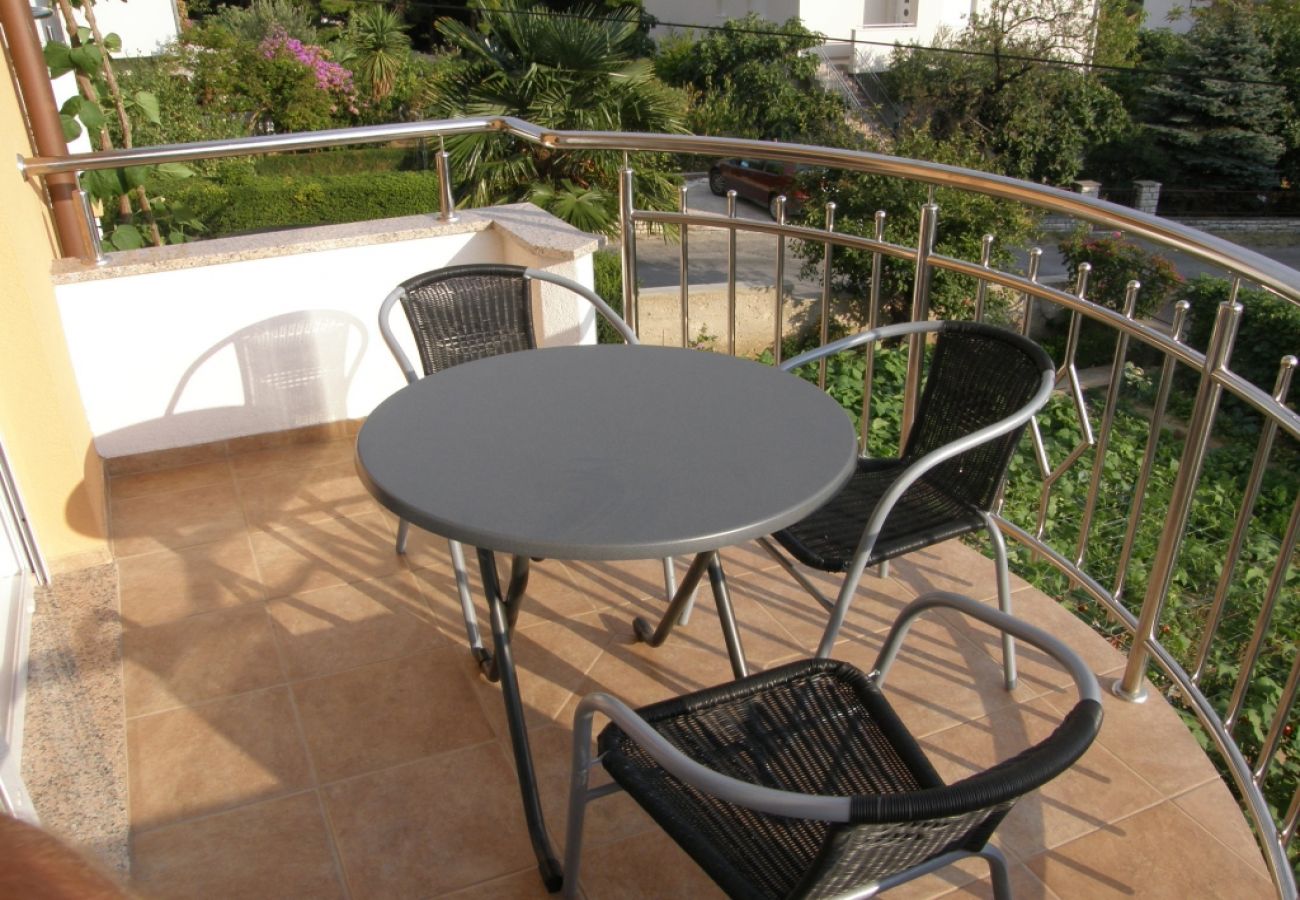 Appartement à Vodice - Appartement dans Vodice avec vue mer, Balcon, Climatisation, WIFI (3335-1)