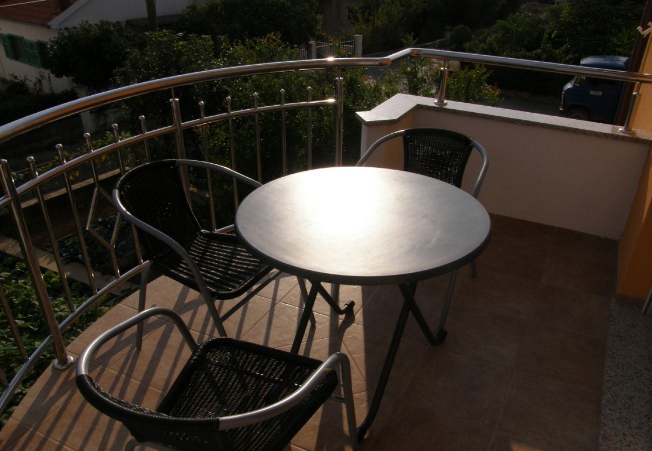 Appartement à Vodice - Appartement dans Vodice avec vue mer, Balcon, Climatisation, WIFI (3335-1)