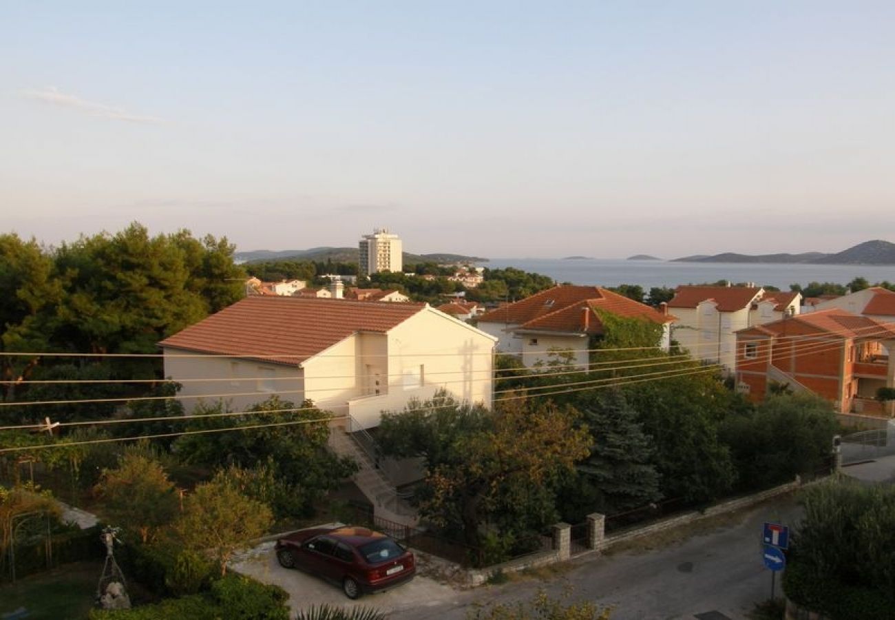 Appartement à Vodice - Appartement dans Vodice avec vue mer, Balcon, Climatisation, WIFI (3335-1)