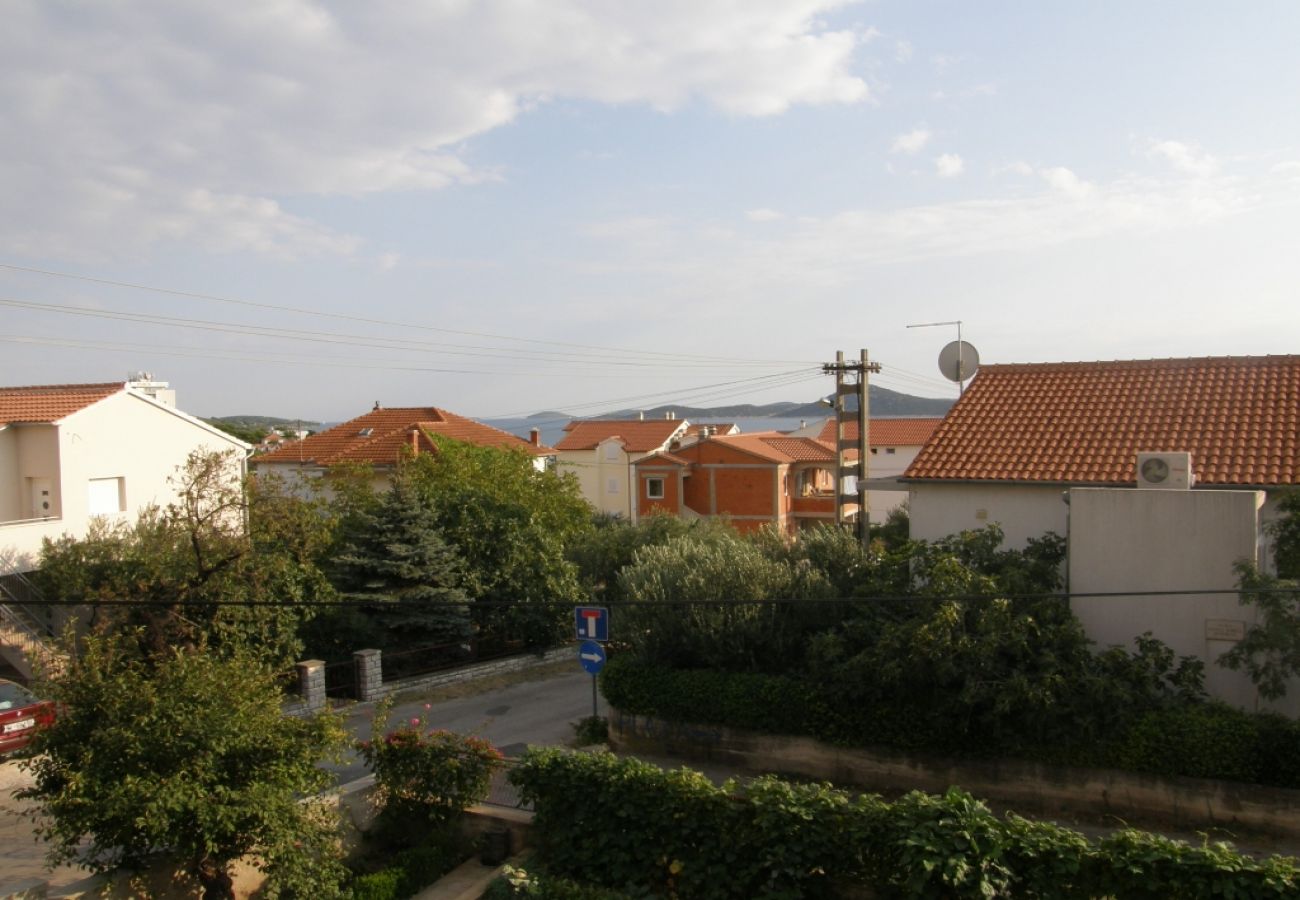 Appartement à Vodice - Appartement dans Vodice avec vue mer, Balcon, Climatisation, WIFI (3335-1)